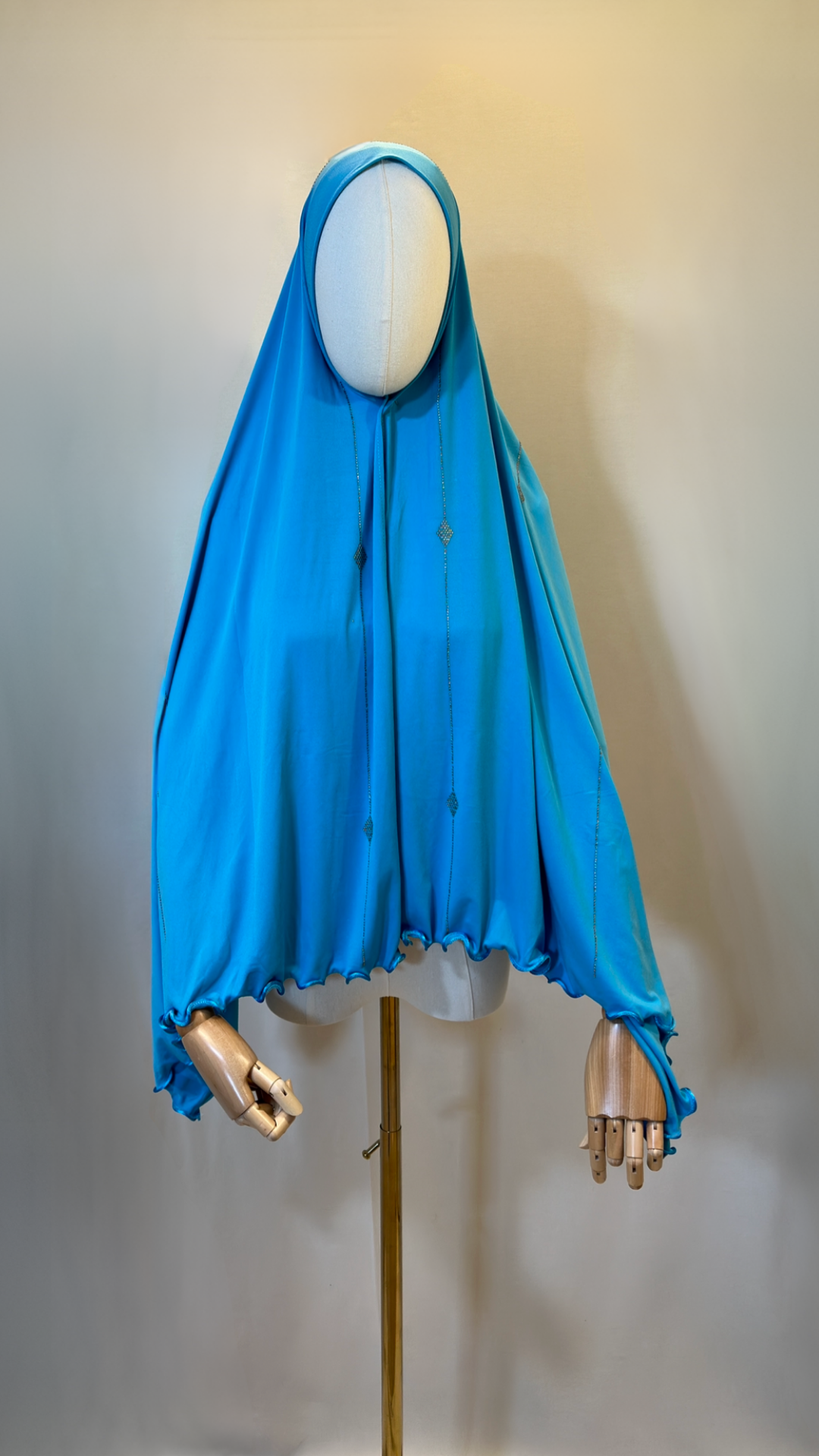 Premium Jersey Hijab mit Steinen und Wellen